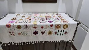 رومیزی کاردست